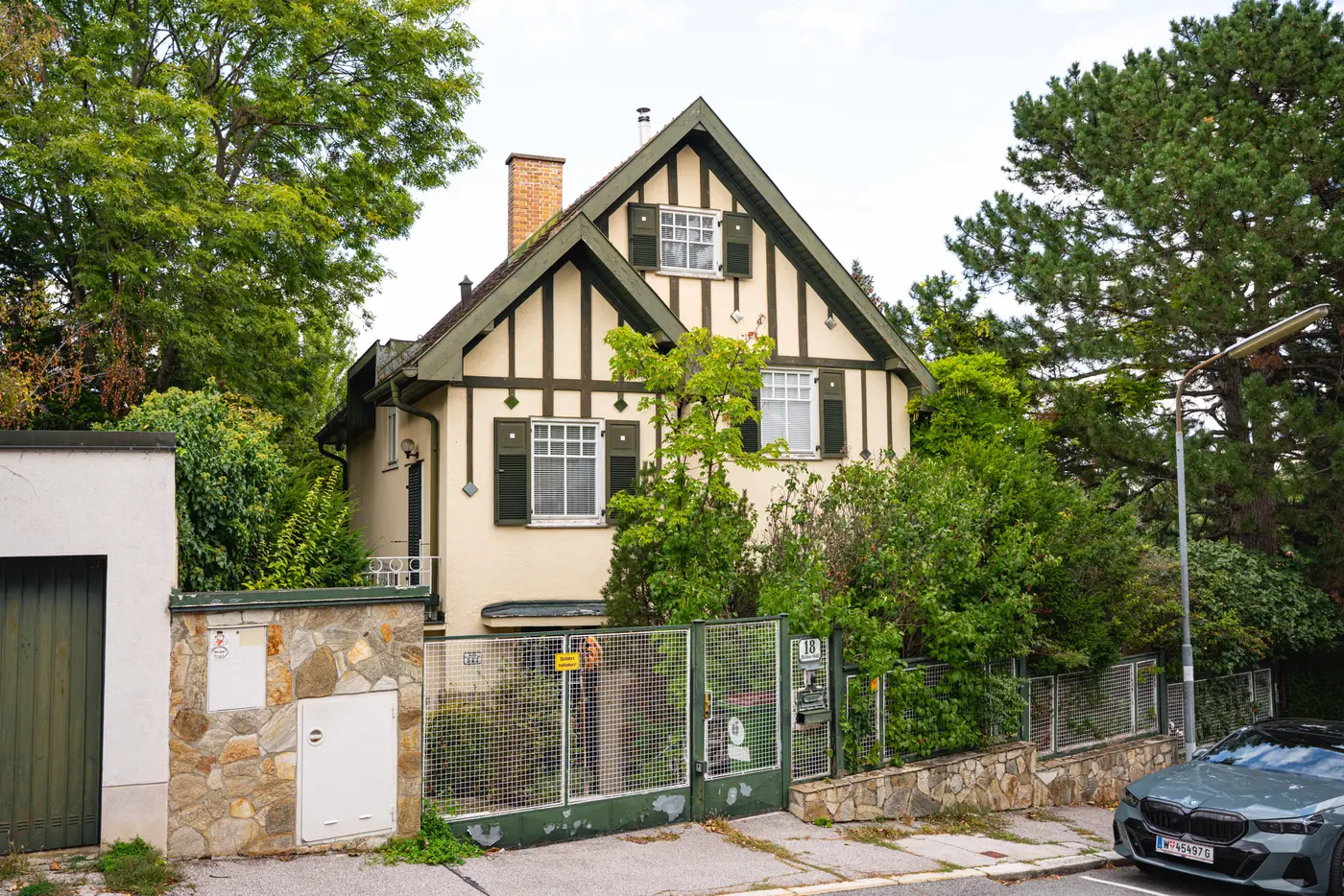 Fachwerkvilla mit Garten in Hietzing
